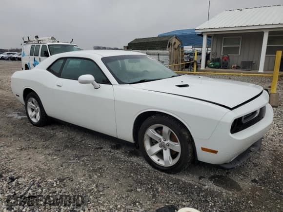 ✅ 2014 Dodge Challenger SXT • VIN: 2C3CDYAG3EH224494 • Lot: 80844624. Wystawiony na Copart z przebiegiem 74 864 mil. Bezpłatny archiwum sprzedaży aukcyjnych z USA i szczegółowy raport historii pojazdu na DreamBid. Zdjęcie 4.