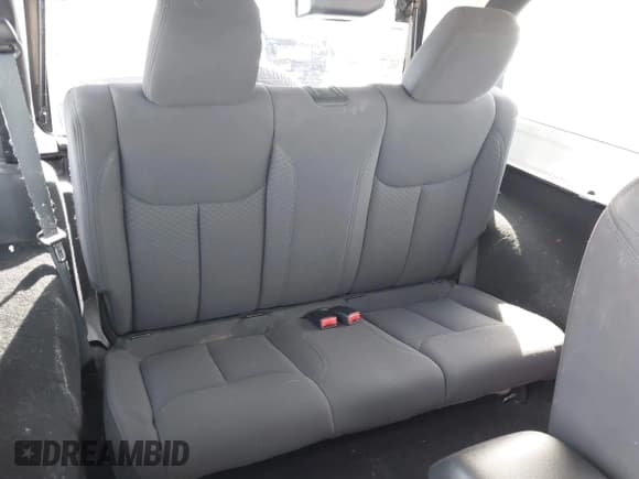 ✅ 2013 Jeep Wrangler Sport • VIN: 1C4AJWAG6DL635180 • Lot: 43670749. Listed on IAAI with 119,761 mi. Free auction sales archive from the USA and detailed vehicle history report at DreamBid. Image 8.