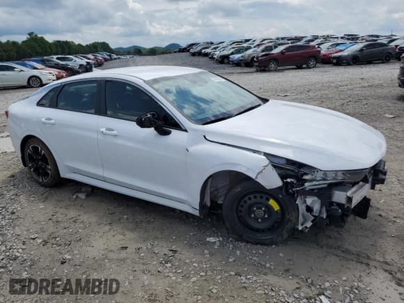 ✅ 2022 Kia K5 GT-Line • VIN: 5XXG64J23NG089573 • Lot: 57070505. Wystawiony na Copart z przebiegiem 60 406 mil. Bezpłatny archiwum sprzedaży aukcyjnych z USA i szczegółowy raport historii pojazdu na DreamBid. Zdjęcie 4.