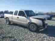 ✅ 2005 Chevrolet Silverado 1500 LS • VIN: 1GCEK19V15E228779 • Lot: 48576275. Wystawiony na Copart z przebiegiem Nie podano mil. Skorzystaj z bezpłatnego archiwum sprzedaży aukcyjnych z USA i zobacz szczegółowy raport historii pojazdu na DreamBid. Zdjęcie 4.