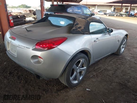 ✅ 2007 Pontiac Solstice GXP • VIN: 1G2MG35X97Y119248 • Lot: 43405772. Wystawiony na IAAI z przebiegiem 250 503 mil. Bezpłatny archiwum sprzedaży aukcyjnych z USA i szczegółowy raport historii pojazdu na DreamBid. Zdjęcie 4.