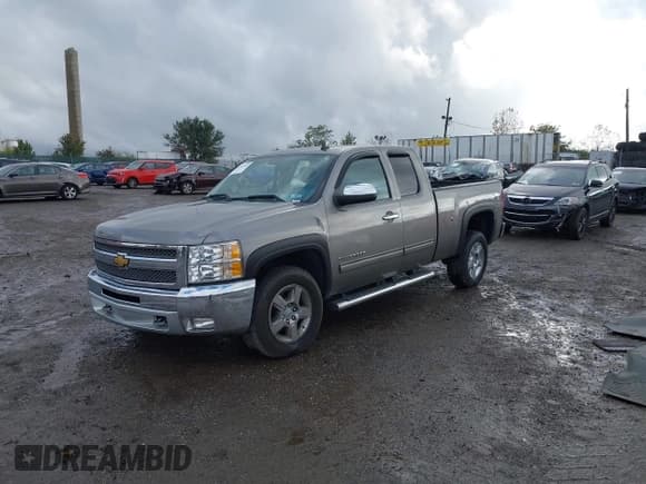 ✅ 2012 Chevrolet Silverado 1500 LT • VIN: 1GCRKSE76CZ254590 • Lot: 43563392. Wystawiony na IAAI z przebiegiem 98 703 mil. Bezpłatny archiwum sprzedaży aukcyjnych z USA i szczegółowy raport historii pojazdu na DreamBid. Zdjęcie 2.