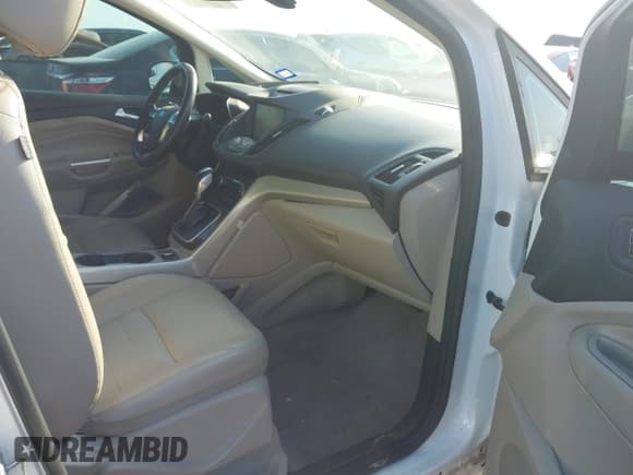 ✅ 2014 Ford C-Max SEL • VIN: 1FADP5CU1EL518655 • Lot: 43358590. Wystawiony na IAAI z przebiegiem 149 203 mil. Bezpłatny archiwum sprzedaży aukcyjnych z USA i szczegółowy raport historii pojazdu na DreamBid. Zdjęcie 5.