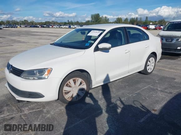 ✅ 2011 Volkswagen Jetta SE • VIN: 3VWBX7AJ6BM114201 • Лот: 43914620. Опубликован ранее на IAAI с пробегом 100 580 миль. Бесплатный доступ к архиву аукционных продаж из США и подробный отчёт об истории автомобиля на DreamBid. Изображение 2.