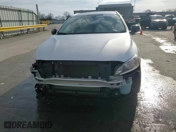 ✅ 2017 Volvo V60 • VIN: YV440MWKXH1035424 • Lot: 94342985. Wystawiony na Copart z przebiegiem 101 003 mil. Bezpłatny archiwum sprzedaży aukcyjnych z USA i szczegółowy raport historii pojazdu na DreamBid. Zdjęcie 14.