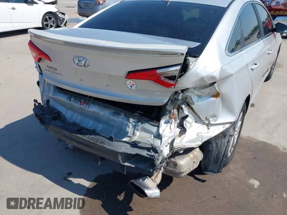 2015 Hyundai Sonata SE with VIN 5NPE24AF0FH212872, listed as a IAAI auction lot 43160654 with 214,856 mi miles and . Bid and sale history available at DreamBid. Image 6.