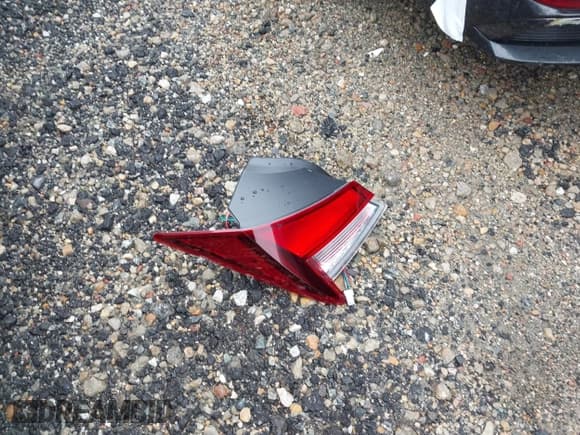 ✅ 2023 Hyundai Elantra Limited • VIN: KMHLN4AJ0PU052319 • Lot: 43292819. Listed on IAAI with 54,808 mi. Free auction sales archive from the USA and detailed vehicle history report at DreamBid. Image 18.