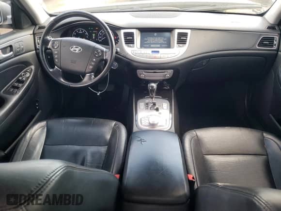 2013 Hyundai Genesis 3.8L z VIN KMHGC4DD0DU233221, wystawiony jako Copart lot #72910394 z przebiegiem 240 699 mil mil oraz Szkoda całkowita • Salvage title. Historia ofert i sprzedaży dostępna na DreamBid. Obrazek 8.