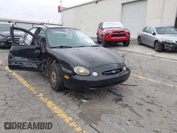 ✅ 1998 Ford Taurus SE Comfort • VIN: 1FAFP53S0WG125666 • Lot: 43381901. Wystawiony na IAAI z przebiegiem 196 646 mil. Bezpłatny archiwum sprzedaży aukcyjnych z USA i szczegółowy raport historii pojazdu na DreamBid. Zdjęcie 1.