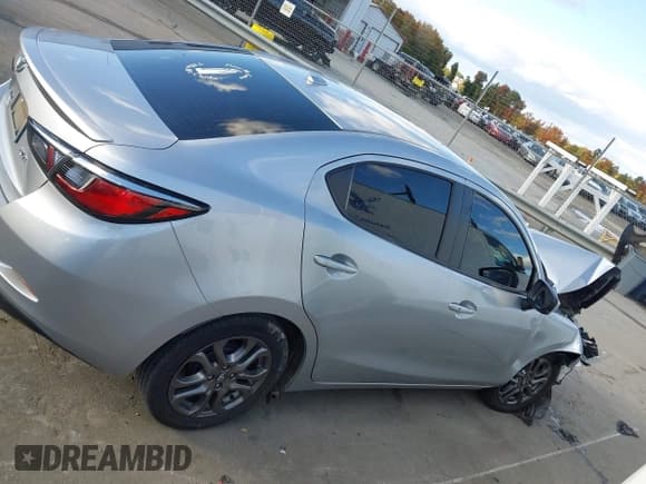 ✅ 2020 Toyota Yaris LE • VIN: 3MYDLBYV8LY714975 • Лот: 43577812. Опубликован ранее на IAAI с пробегом 64 502 миль. Бесплатный доступ к архиву аукционных продаж из США и подробный отчёт об истории автомобиля на DreamBid. Изображение 13.