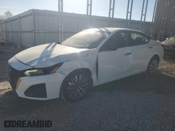 ✅ 2025 Nissan Altima SV • VIN: 1N4BL4DV0SN401234 • Lot: 93455605. Listed on Copart with 11,772 mi. Free auction sales archive from the USA and detailed vehicle history report at DreamBid. Image 1.