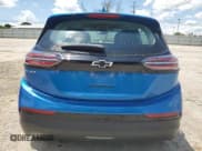 ✅ 2022 Chevrolet Bolt EV 2LT • VIN: 1G1FX6S06N4100778 • Lot: 58215434. Wystawiony na Copart z przebiegiem 17 251 mil. Bezpłatny archiwum sprzedaży aukcyjnych z USA i szczegółowy raport historii pojazdu na DreamBid. Zdjęcie 6.