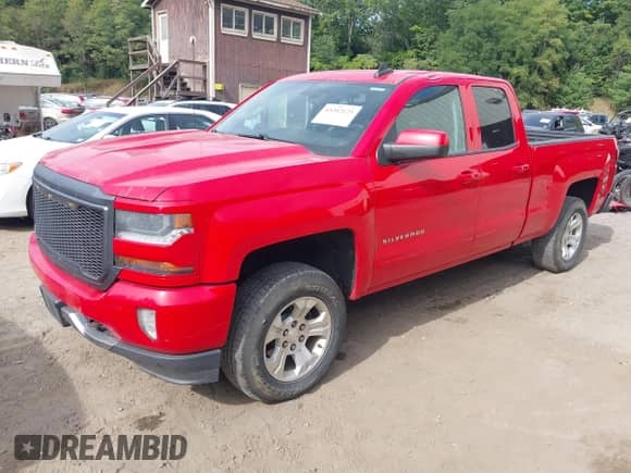 2016 Chevrolet Silverado 1500 LT z VIN 1GCVKREC3GZ268456, wystawiony jako IAAI lot #43202123 z przebiegiem 112 410 mil mil oraz . Historia ofert i sprzedaży dostępna na DreamBid. Obrazek 17.