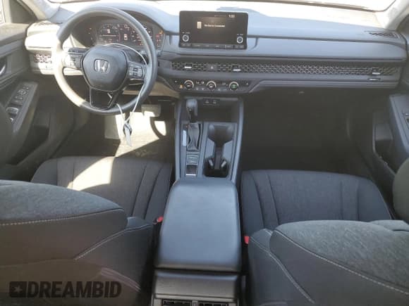 ✅ 2025 Honda Accord SE • VIN: 1HGCY1F4XSA020499 • Лот: 85943955. Опубликован ранее на Copart с пробегом 10 373 миль. Бесплатный доступ к архиву аукционных продаж из США и подробный отчёт об истории автомобиля на DreamBid. Изображение 8.