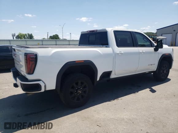 ✅ 2024 GMC Sierra 3500 • VIN: 1GT49VE75RF251729 • Lot: 53983785. Listed on Copart with 15,998 mi. Free auction sales archive from the USA and detailed vehicle history report at DreamBid. Image 3.