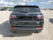 ✅ 2025 Jeep Compass Latitude • VIN: 3C4NJDBN4ST535499 • Lot: 92904455. Wystawiony na Copart z przebiegiem 5 406 mil. Bezpłatny archiwum sprzedaży aukcyjnych z USA i szczegółowy raport historii pojazdu na DreamBid. Zdjęcie 6.