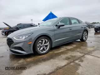 2021 Hyundai Sonata SEL z VIN 5NPEF4JA1MH102810, wystawiony jako Copart lot #70359175 z przebiegiem 49 293 mil mil oraz Czysty tytuł • Clean title. Historia ofert i sprzedaży dostępna na DreamBid. Obrazek 1.