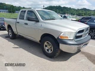 ✅ 2010 Dodge 1500 ST • VIN: 1D7RV1GP0AS257043 • Lot: 42773298. Wystawiony na IAAI z przebiegiem 204 695 mil. Bezpłatny archiwum sprzedaży aukcyjnych z USA i szczegółowy raport historii pojazdu na DreamBid. Zdjęcie 1.