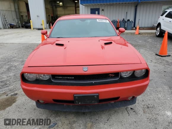 ✅ 2009 Dodge Challenger SE • VIN: 2B3LJ44V69H633099 • Lot: 84082194. Wystawiony na Copart z przebiegiem 184 640 mil. Bezpłatny archiwum sprzedaży aukcyjnych z USA i szczegółowy raport historii pojazdu na DreamBid. Zdjęcie 5.