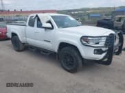 ✅ 2022 Toyota Tacoma SR • VIN: 3TYSZ5AN1NT092590 • Лот: 42148792. Опубликован ранее на IAAI с пробегом 58 154 миль. Бесплатный доступ к архиву аукционных продаж из США и подробный отчёт об истории автомобиля на DreamBid. Изображение 1.