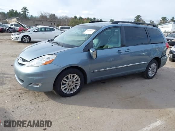 ✅ 2010 Toyota Sienna XLE • VIN: 5TDDK4CCXAS030758 • Лот: 43748700. Опубликован ранее на IAAI с пробегом 97 931 миль. Бесплатный доступ к архиву аукционных продаж из США и подробный отчёт об истории автомобиля на DreamBid. Изображение 2.