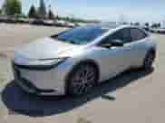 2024 Toyota Prius LE с VIN JTDACAAU3R3017518, выставлен на аукционе Copart как лот 70948625 с пробегом 51 151 миль миль и Списание • Salvage title. История ставок и продаж доступна на DreamBid. Изображение 1.