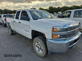 2017 Chevrolet Silverado 2500HD Work Truck z VIN 1GC2KUEG0HZ265041, wystawiony jako IAAI lot #43369861 z przebiegiem 175 737 mil mil oraz . Historia ofert i sprzedaży dostępna na DreamBid. Obrazek 1.