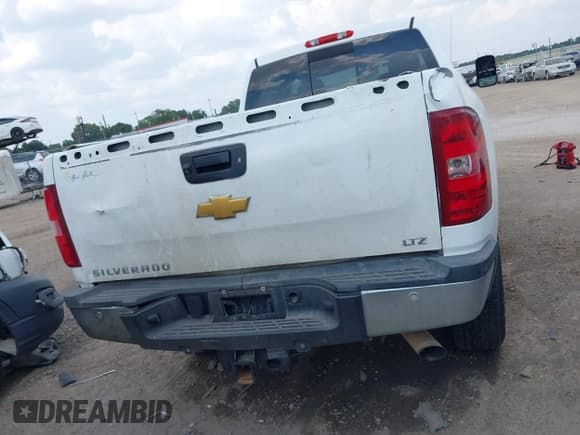 ✅ 2014 Chevrolet Silverado 2500HD LTZ • VIN: 1GC1KYEG5EF189204 • Лот: 42967689. Опубликован ранее на IAAI с пробегом 233 397 миль. Бесплатный доступ к архиву аукционных продаж из США и подробный отчёт об истории автомобиля на DreamBid. Изображение 16.