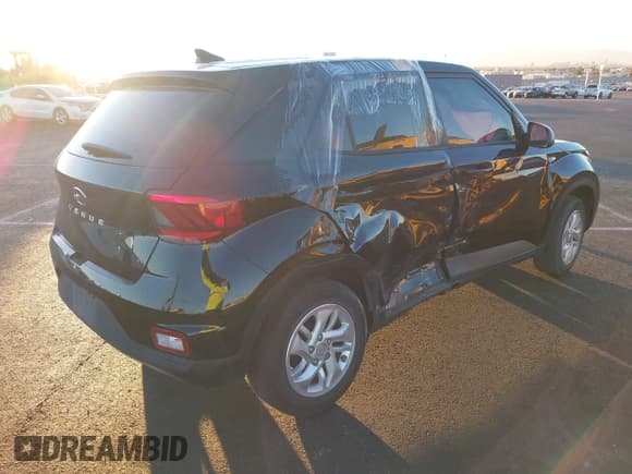 ✅ 2022 Hyundai Venue SE • VIN: KMHRB8A32NU186225 • Lot: 41352090. Wystawiony na IAAI z przebiegiem 43 767 mil. Bezpłatny archiwum sprzedaży aukcyjnych z USA i szczegółowy raport historii pojazdu na DreamBid. Zdjęcie 4.