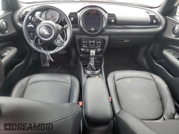 ✅ 2018 MINI Clubman Cooper • VIN: WMWLN5C50J2E34590 • Lot: 66149505. Wystawiony na Copart z przebiegiem 31 752 mil. Bezpłatny archiwum sprzedaży aukcyjnych z USA i szczegółowy raport historii pojazdu na DreamBid. Zdjęcie 8.