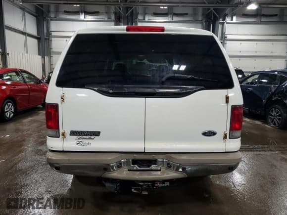 ✅ 2002 Ford Excursion Limited • VIN: 1FMNU43S22EB80551 • Лот: 44629455. Опубликован ранее на Copart с пробегом 182 013 миль. Бесплатный доступ к архиву аукционных продаж из США и подробный отчёт об истории автомобиля на DreamBid. Изображение 6.