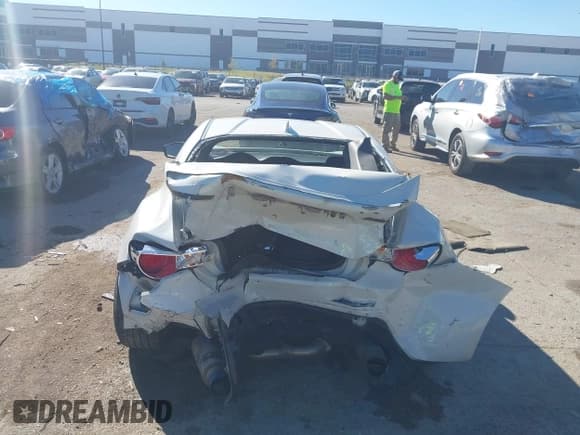 ✅ 2015 Subaru BRZ Premium • VIN: JF1ZCAB14F9603103 • Lot: 43570355. Listed on IAAI with 113,928 mi. Free auction sales archive from the USA and detailed vehicle history report at DreamBid. Image 16.
