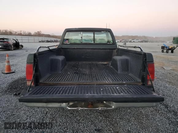 ✅ 1993 Chevrolet S-10 X96 • VIN: 1GCCS14Z8P8168390 • Лот: 82040134. Опубликован ранее на Copart с пробегом 187 326 миль. Бесплатный доступ к архиву аукционных продаж из США и подробный отчёт об истории автомобиля на DreamBid. Изображение 10.