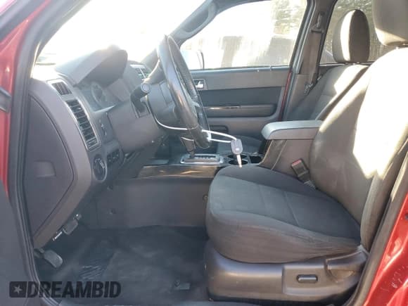 ✅ 2009 Ford Escape XLT • VIN: 1FMCU93G19KB21096 • Lot: 93309075. Listed on Copart with 136,879 mi. Free auction sales archive from the USA and detailed vehicle history report at DreamBid. Image 7.