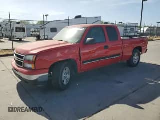 2007 Chevrolet Silverado 1500 LT1 with VIN 2GCEC19V371112310, listed as a Copart auction lot 61179505 with 114,761 mi miles and Salvage title. Bid and sale history available at DreamBid. Image 1.