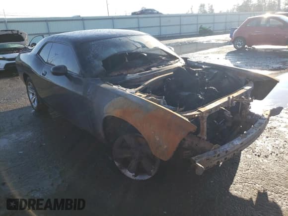 ✅ 2019 Dodge Challenger SXT • VIN: 2C3CDZAG2KH525095 • Lot: 82281063. Wystawiony na Copart z przebiegiem Nie podano. Bezpłatny archiwum sprzedaży aukcyjnych z USA i szczegółowy raport historii pojazdu na DreamBid. Zdjęcie 4.