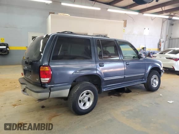 ✅ 1998 Ford Explorer XL • VIN: 1FMZU32X0WUC48222 • Лот: 44217685. Опубликован ранее на Copart с пробегом 167 245 миль. Бесплатный доступ к архиву аукционных продаж из США и подробный отчёт об истории автомобиля на DreamBid. Изображение 3.