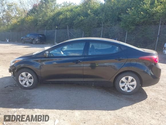 ✅ 2016 Hyundai Elantra SE • VIN: 5NPDH4AE0GH696772 • Lot: 43525356. Listed on IAAI with 70,577 mi. Free auction sales archive from the USA and detailed vehicle history report at DreamBid. Image 15.