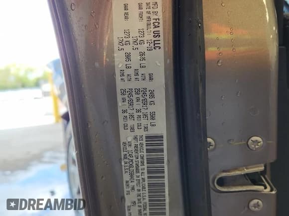 ✅ 2020 Jeep Cherokee Latitude • VIN: 1C4PJMCX6LD584414 • Lot: 70132235. Wystawiony na Copart z przebiegiem 37 601 mil. Bezpłatny archiwum sprzedaży aukcyjnych z USA i szczegółowy raport historii pojazdu na DreamBid. Zdjęcie 13.