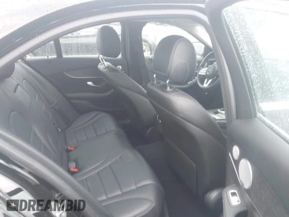 ✅ 2021 Mercedes-Benz C 300 • VIN: W1KWF8EB9MR609337 • Lot: 42653947. Wystawiony na IAAI z przebiegiem 32 375 mil. Bezpłatny archiwum sprzedaży aukcyjnych z USA i szczegółowy raport historii pojazdu na DreamBid. Zdjęcie 8.