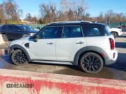 ✅ 2021 MINI Countryman Oxford Edition • VIN: WMZ23BR06M3M77065 • Lot: 43845014. Listed on IAAI with 162,128 mi. Free auction sales archive from the USA and detailed vehicle history report at DreamBid. Image 15.