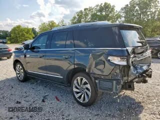 ✅ 2024 Lincoln Navigator Reserve • VIN: 5LMJJ2LG8REL05261 • Lot: 87093935. Wystawiony na Copart z przebiegiem 10 499 mil. Bezpłatny archiwum sprzedaży aukcyjnych z USA i szczegółowy raport historii pojazdu na DreamBid. Zdjęcie 2.