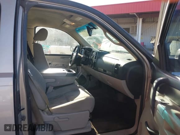 ✅ 2010 Chevrolet Silverado 1500 LT • VIN: 1GCSCSEA4AZ290088 • Lot: 43636152. Listed on IAAI with 278,506 mi. Free auction sales archive from the USA and detailed vehicle history report at DreamBid. Image 5.