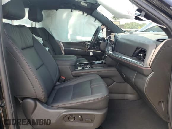 ✅ 2025 Chevrolet Suburban RST • VIN: 1GNS6ERD2SR270833 • Lot: 66880265. Listed on Copart with 21,761 mi. Free auction sales archive from the USA and detailed vehicle history report at DreamBid. Image 7.