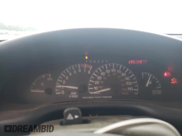 ✅ 1999 Pontiac Sunfire SE • VIN: 1G2JB1241X7537440 • Lot: 73252574. Wystawiony na Copart z przebiegiem 225 128 mil. Bezpłatny archiwum sprzedaży aukcyjnych z USA i szczegółowy raport historii pojazdu na DreamBid. Zdjęcie 9.