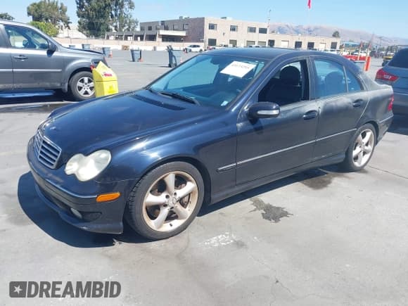 ✅ 2005 Mercedes-Benz C 230 Kompressor • VIN: WDBRF40J25F617425 • Lot: 43173293. Listed on IAAI with 136,054 mi. Free auction sales archive from the USA and detailed vehicle history report at DreamBid. Image 2.
