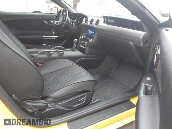 ✅ 2018 Ford Mustang EcoBoost • VIN: 1FA6P8TH0J5177521 • Lot: 43733515. Wystawiony na IAAI z przebiegiem 116 575 mil. Bezpłatny archiwum sprzedaży aukcyjnych z USA i szczegółowy raport historii pojazdu na DreamBid. Zdjęcie 5.