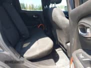 ✅ 2018 Jeep Renegade Upland • VIN: ZACCJBAB9JPH37764 • Lot: 42403618. Wystawiony na IAAI z przebiegiem 100 151 mil. Bezpłatny archiwum sprzedaży aukcyjnych z USA i szczegółowy raport historii pojazdu na DreamBid. Zdjęcie 8.