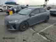 2019 Hyundai Ioniq SEL с VIN KMHC75LC7KU112071, выставлен на аукционе Copart как лот 58437425 с пробегом 80 019 миль миль и Списание • Salvage title. История ставок и продаж доступна на DreamBid. Изображение 1.