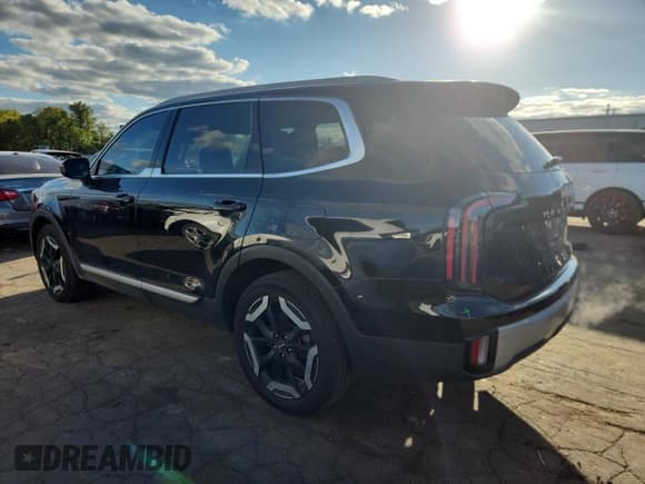 ✅ 2023 Kia Telluride EX X-Line • VIN: 5XYP3DGC7PG395280 • Лот: 85564935. Опубликован ранее на Copart с пробегом 21 122 миль. Бесплатный доступ к архиву аукционных продаж из США и подробный отчёт об истории автомобиля на DreamBid. Изображение 2.